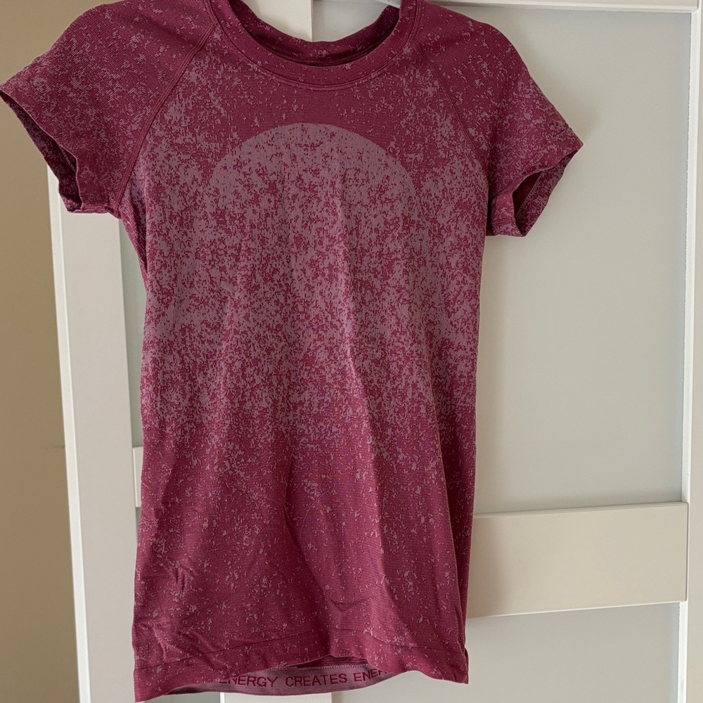 lululemon athletica Maroon Short Sleeve Tee